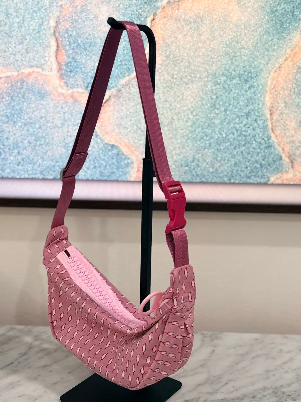 Crossbody - Pink pattern and pink zip